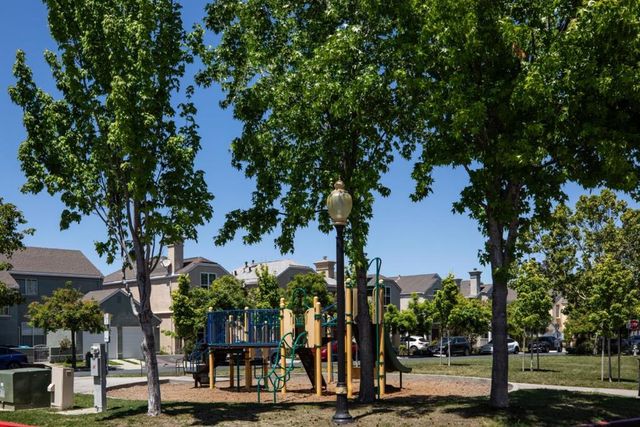 119 Concord Circle, Mountain View, CA 94040