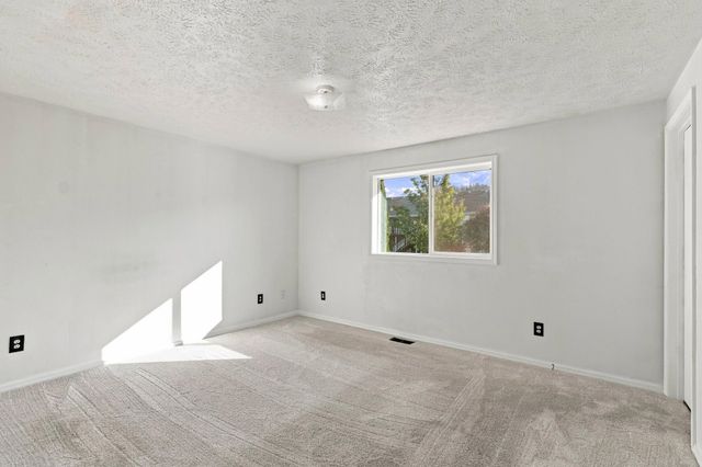 9104 N Farmdale St, Spokane, WA 99208