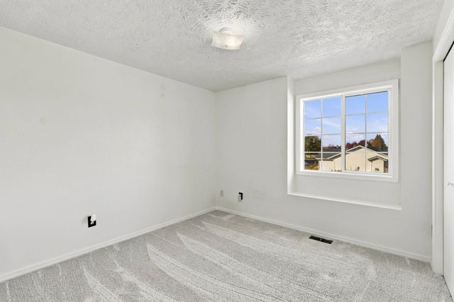 9104 N Farmdale St, Spokane, WA 99208
