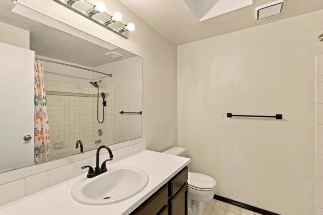 9104 N Farmdale St, Spokane, WA 99208