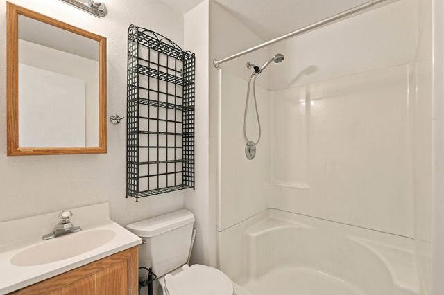 9104 N Farmdale St, Spokane, WA 99208