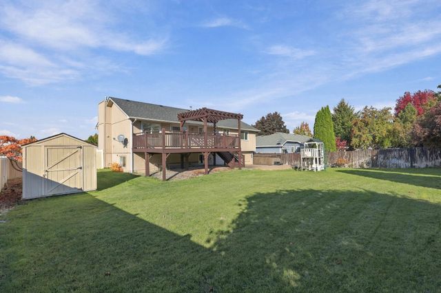 9104 N Farmdale St, Spokane, WA 99208