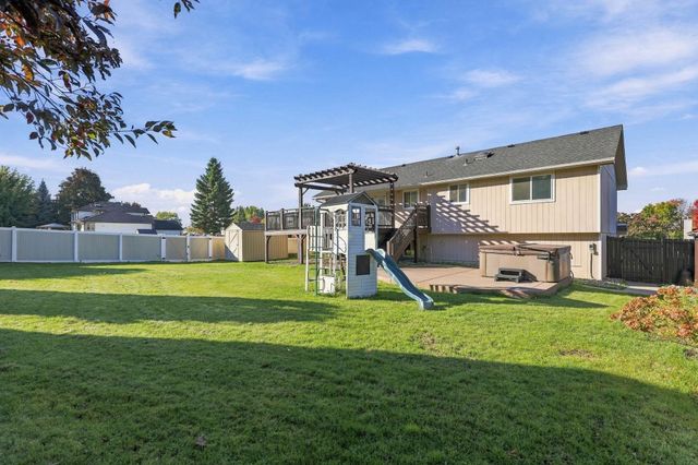 9104 N Farmdale St, Spokane, WA 99208
