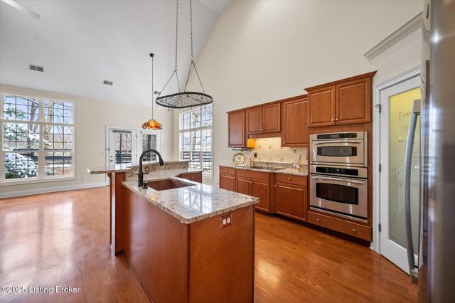 4107 Nicholas Roy Ct, Prospect, KY 40059