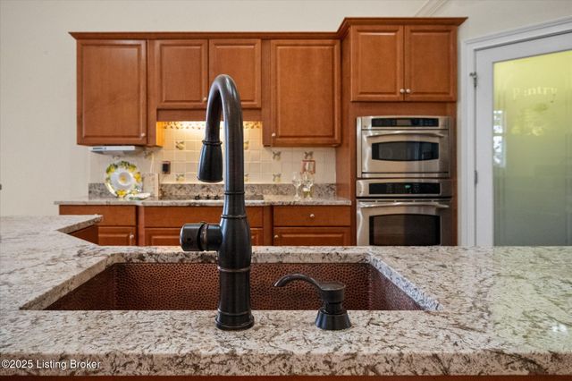 4107 Nicholas Roy Ct, Prospect, KY 40059