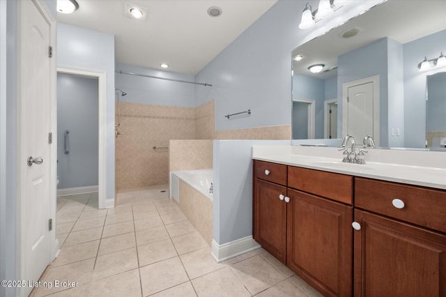 4107 Nicholas Roy Ct, Prospect, KY 40059