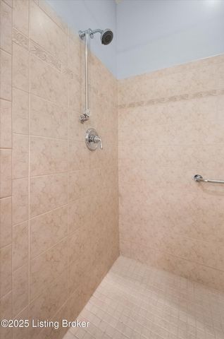 4107 Nicholas Roy Ct, Prospect, KY 40059