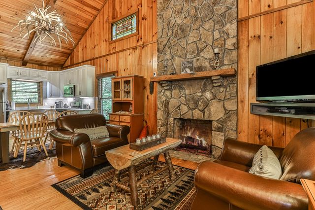 141 Barnes Creek Drive, Ellijay, GA 30540