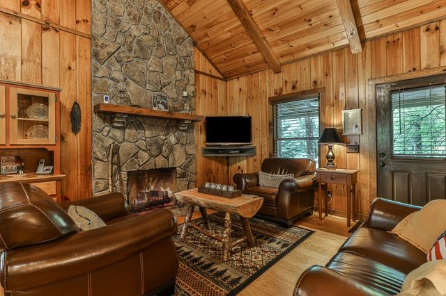 141 Barnes Creek Drive, Ellijay, GA 30540