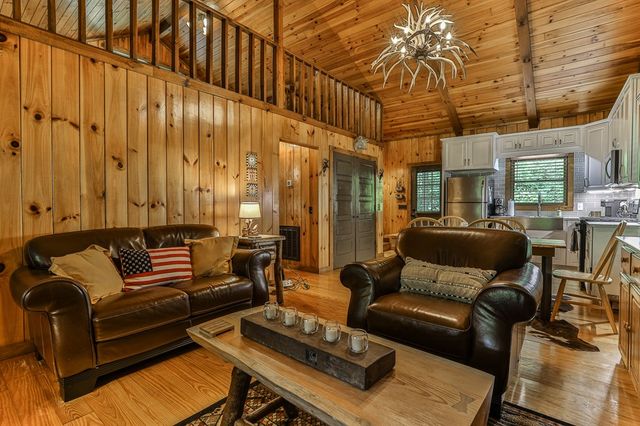 141 Barnes Creek Drive, Ellijay, GA 30540