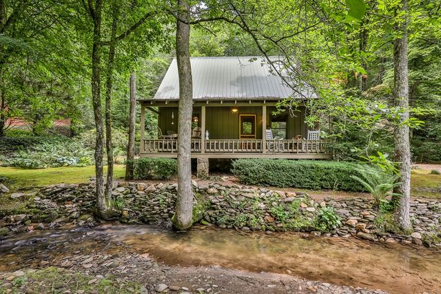 141 Barnes Creek Drive, Ellijay, GA 30540