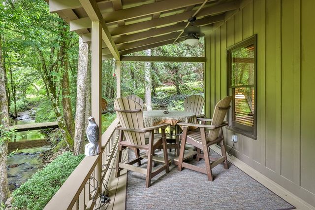 141 Barnes Creek Drive, Ellijay, GA 30540