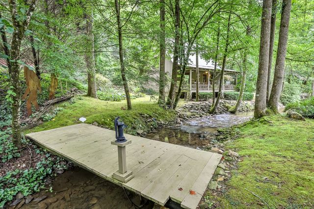 141 Barnes Creek Drive, Ellijay, GA 30540