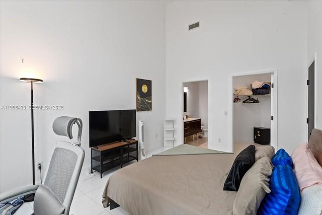 1900 N Bayshore Dr 1016, Miami, FL 33132