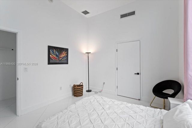 1900 N Bayshore Dr 1016, Miami, FL 33132