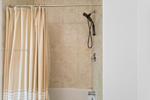 1900 N Bayshore Dr 1016, Miami, FL 33132