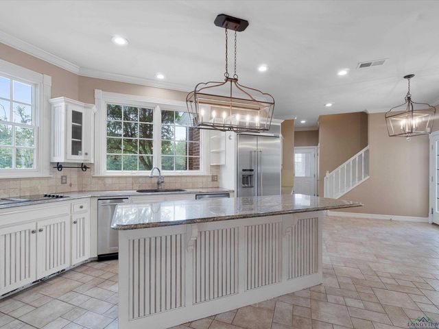 5249 Rosborough Springs Rd, Marshall, TX 75672
