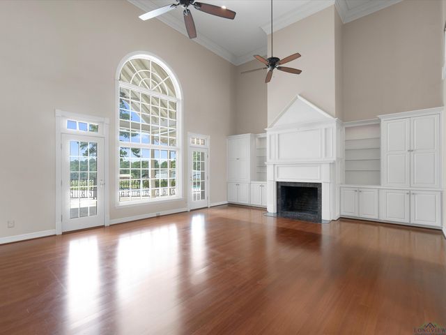 5249 Rosborough Springs Rd, Marshall, TX 75672