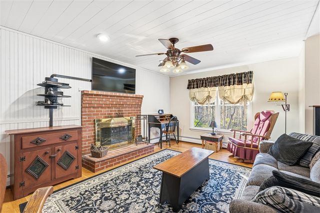 11 Southbury Road, Cumberland, RI 02864