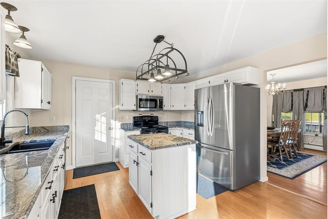 11 Southbury Road, Cumberland, RI 02864