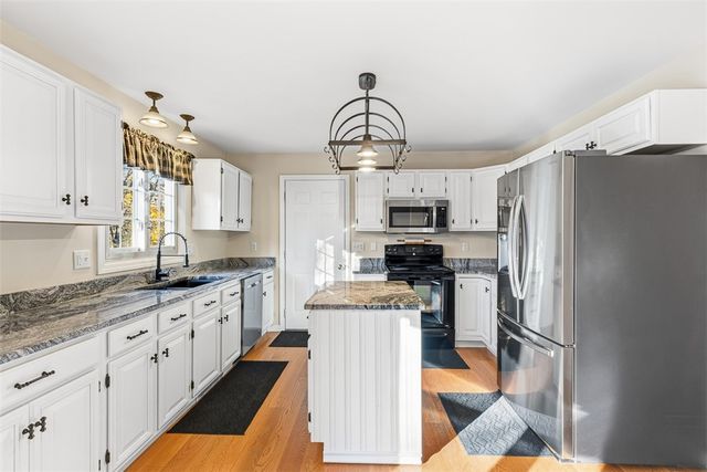 11 Southbury Road, Cumberland, RI 02864