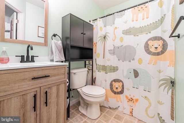 461 WAVERLY WOODS DR, Harrisburg, PA 17110