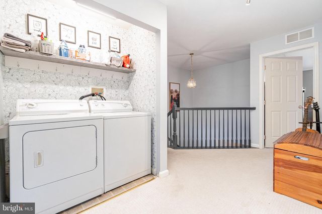 461 WAVERLY WOODS DR, Harrisburg, PA 17110