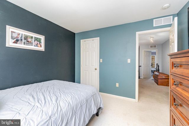 461 WAVERLY WOODS DR, Harrisburg, PA 17110