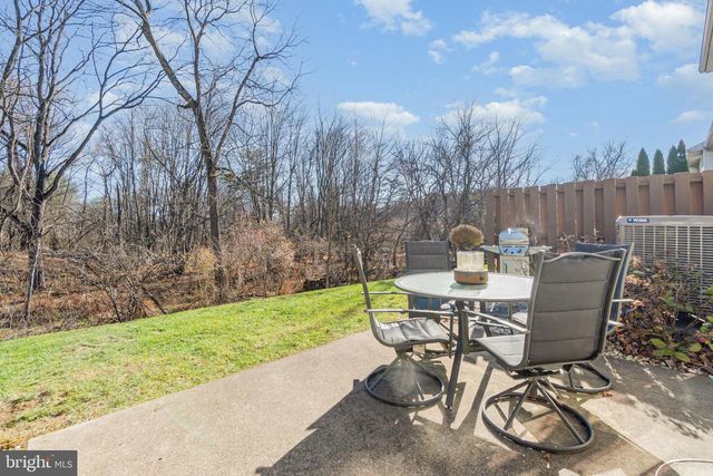 461 WAVERLY WOODS DR, Harrisburg, PA 17110