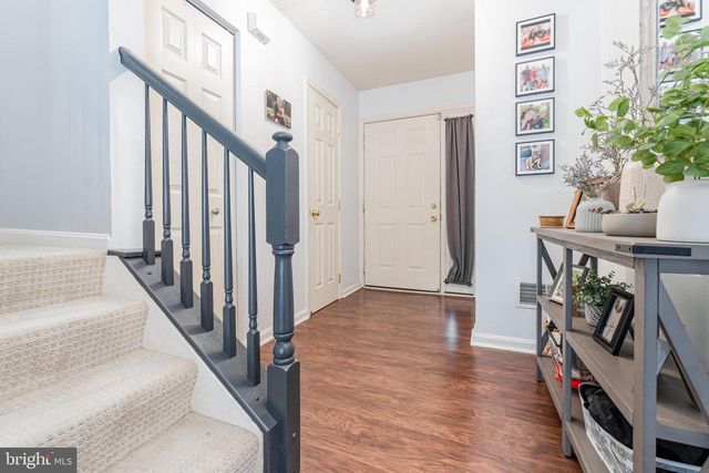 461 WAVERLY WOODS DR, Harrisburg, PA 17110