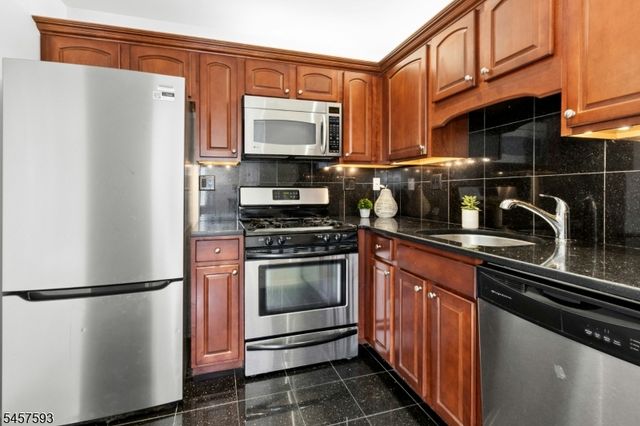 22 CELLAR AVENUE, Clark Twp., NJ 07066