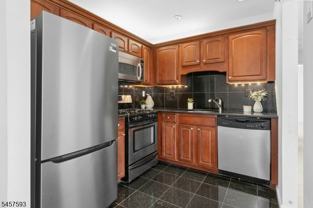 22 CELLAR AVENUE, Clark Twp., NJ 07066