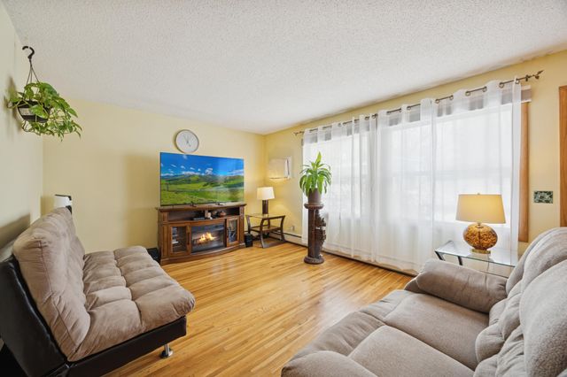 1494 21st Avenue NW 4, New Brighton, MN 55112