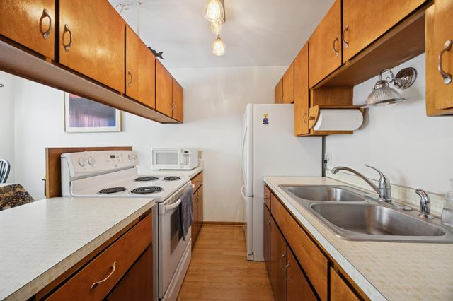 1494 21st Avenue NW 4, New Brighton, MN 55112