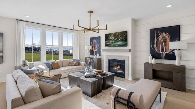 61 Kestrel Heights 56, Plymouth, MA 02360