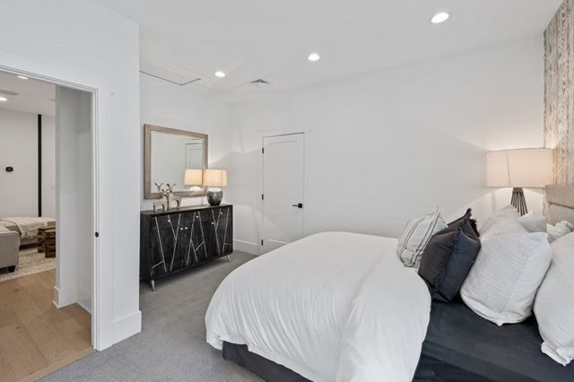 61 Kestrel Heights 56, Plymouth, MA 02360