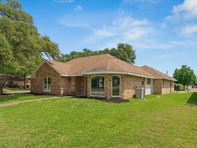 3718 Thornhill Way, Rowlett, TX 75088