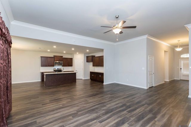 21272 W Grove Dr, Zachary, LA 70791