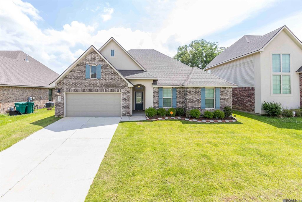 21272 W Grove Dr, Zachary, LA 70791