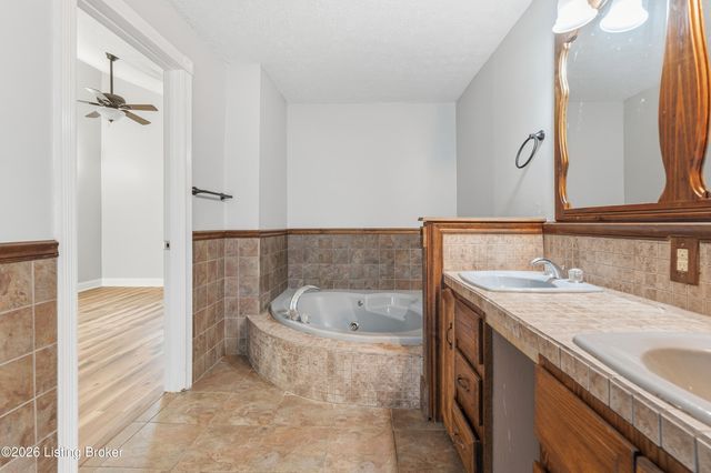 849 Bass Ln, Shelbyville, KY 40065