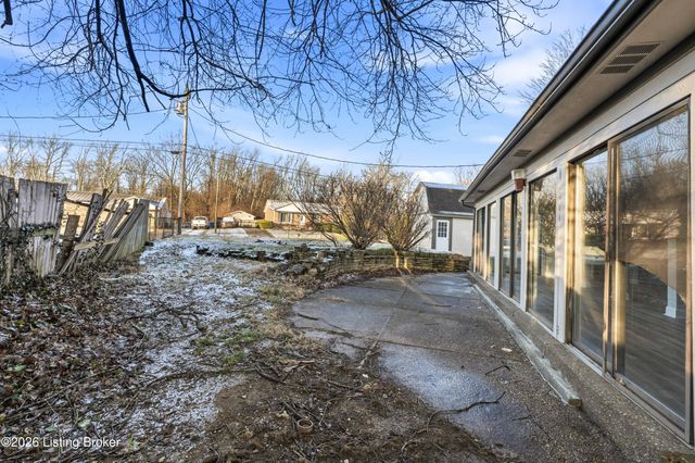 849 Bass Ln, Shelbyville, KY 40065