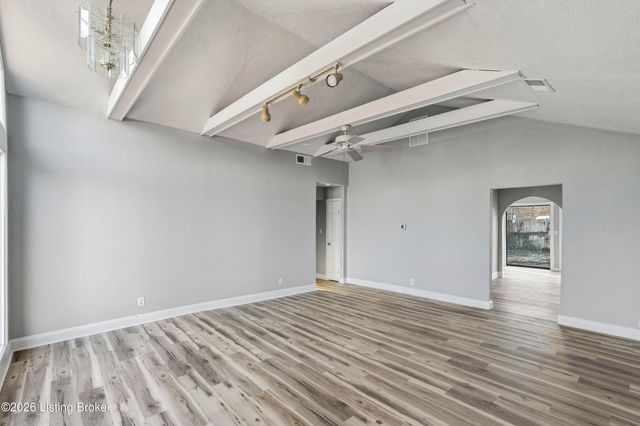 849 Bass Ln, Shelbyville, KY 40065