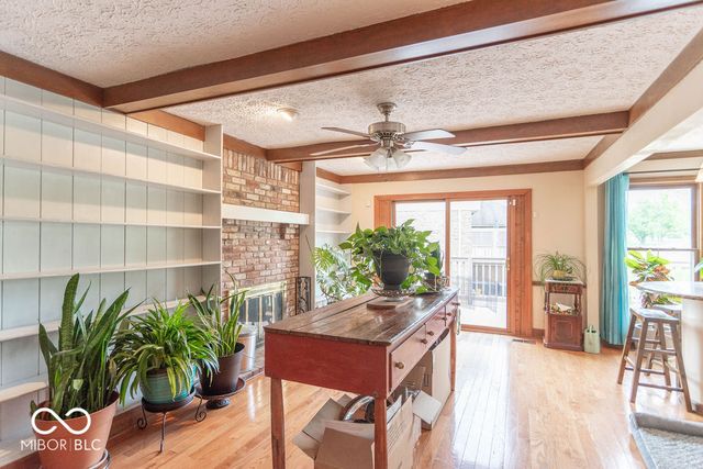 2280 Woodsway Drive, Greenwood, IN 46143