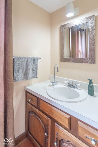 2280 Woodsway Drive, Greenwood, IN 46143