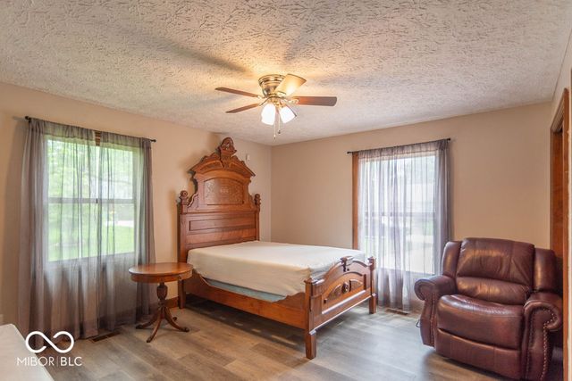 2280 Woodsway Drive, Greenwood, IN 46143