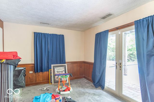 2280 Woodsway Drive, Greenwood, IN 46143