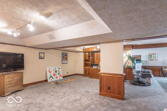 2280 Woodsway Drive, Greenwood, IN 46143