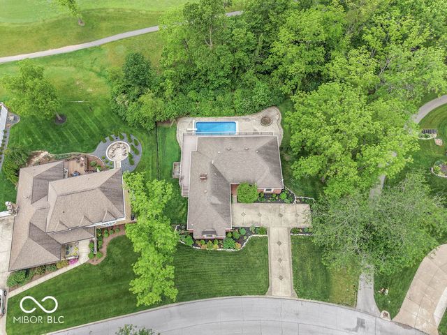 2280 Woodsway Drive, Greenwood, IN 46143