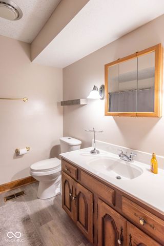 2280 Woodsway Drive, Greenwood, IN 46143