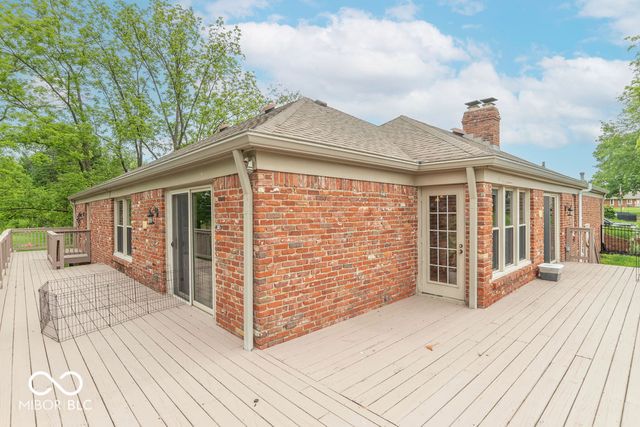 2280 Woodsway Drive, Greenwood, IN 46143